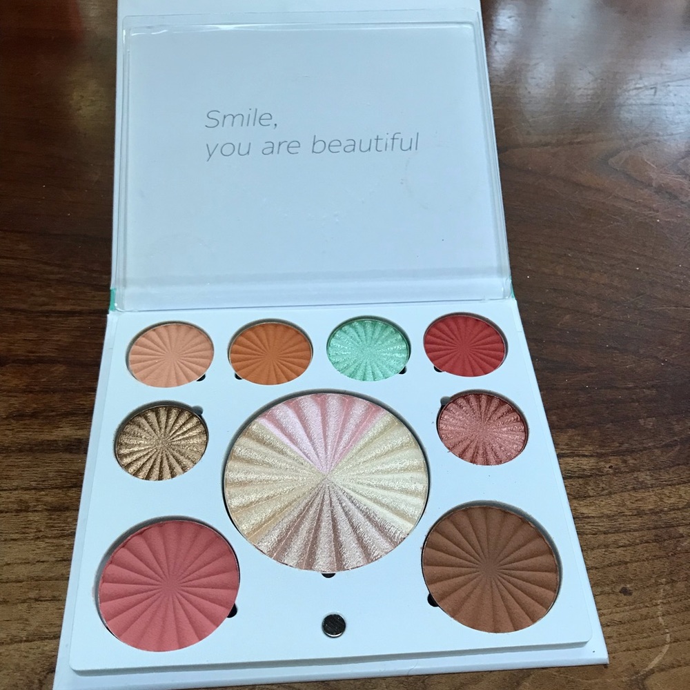 Ofra good to go face palette